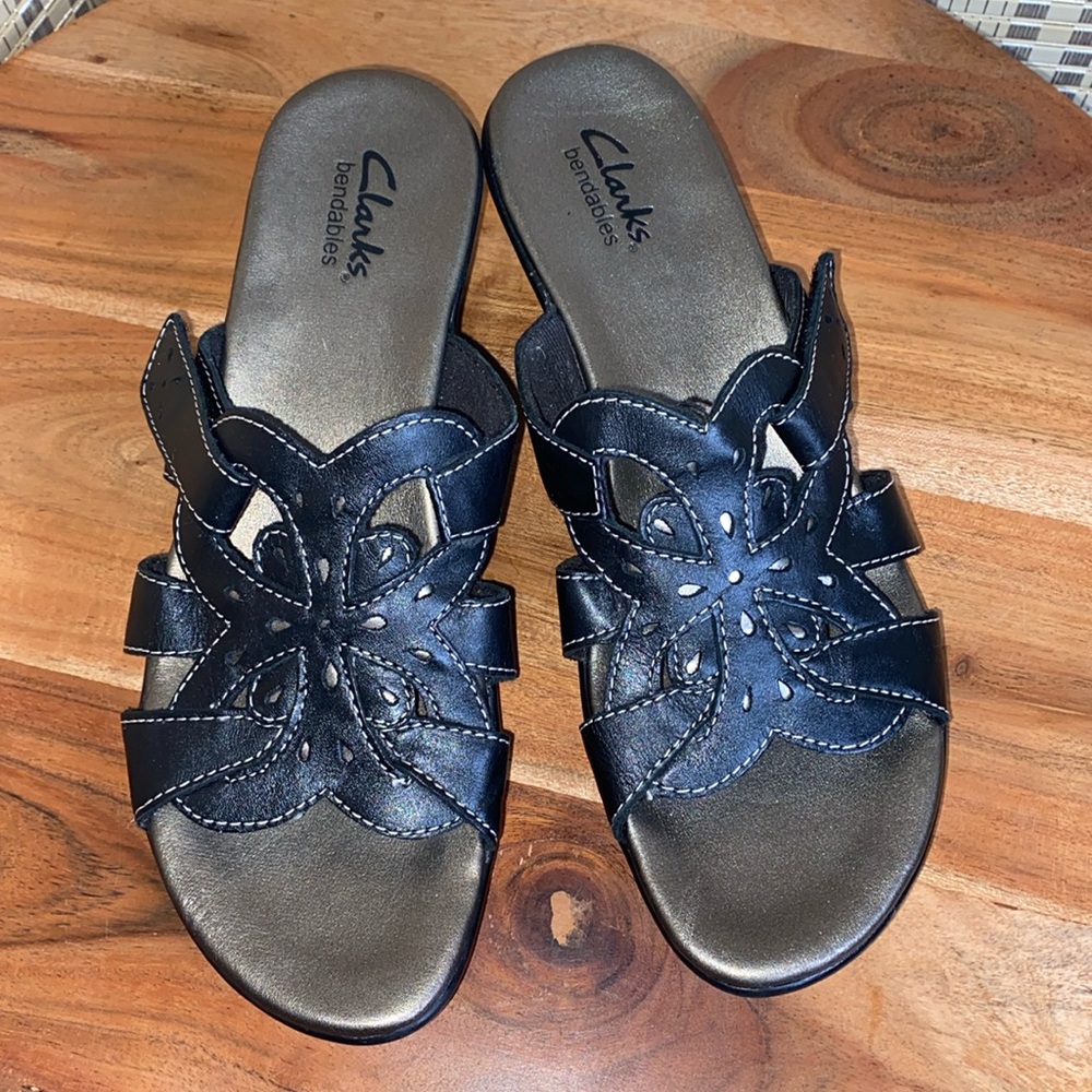 🔶Clarks Black Leather Bendables Sandals Size 7.5